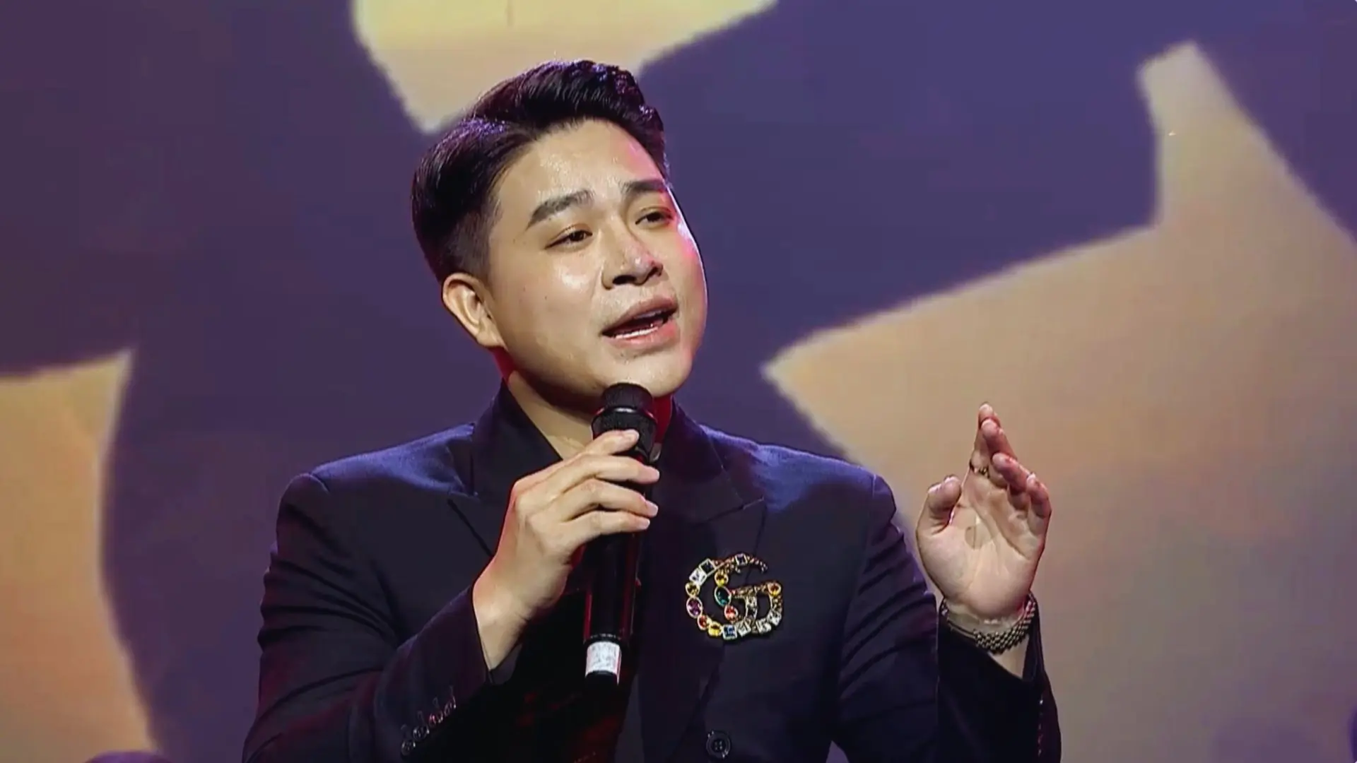 Mẹ yêu con